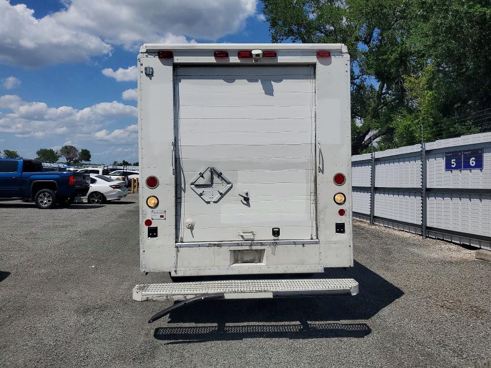 2000 Freightliner MT45 Chassis Delivery Truck