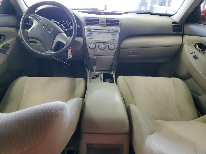 2010 Toyota Camry le