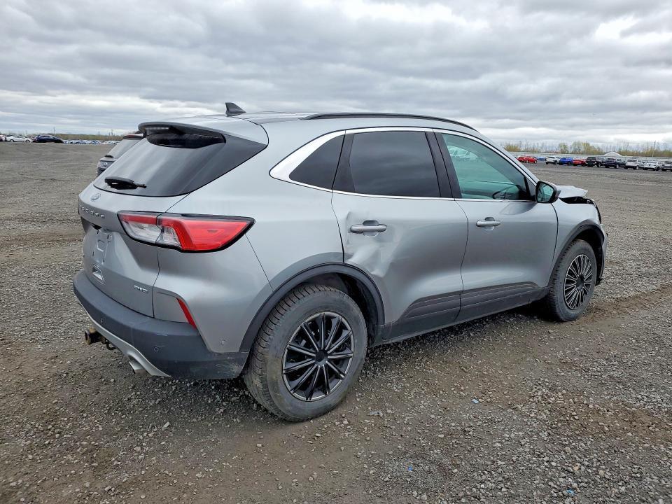 2021 Ford Escape Titanium