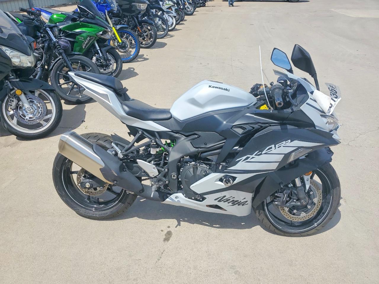 2025 Kawasaki ZX400 S