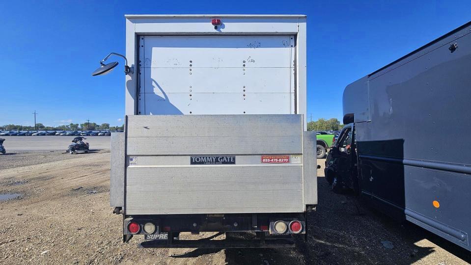 2015 Chev Rolet Express BOX Truck