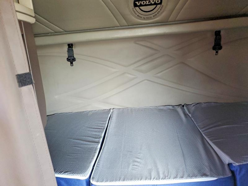 2015 Volv O vnl Semi Truck