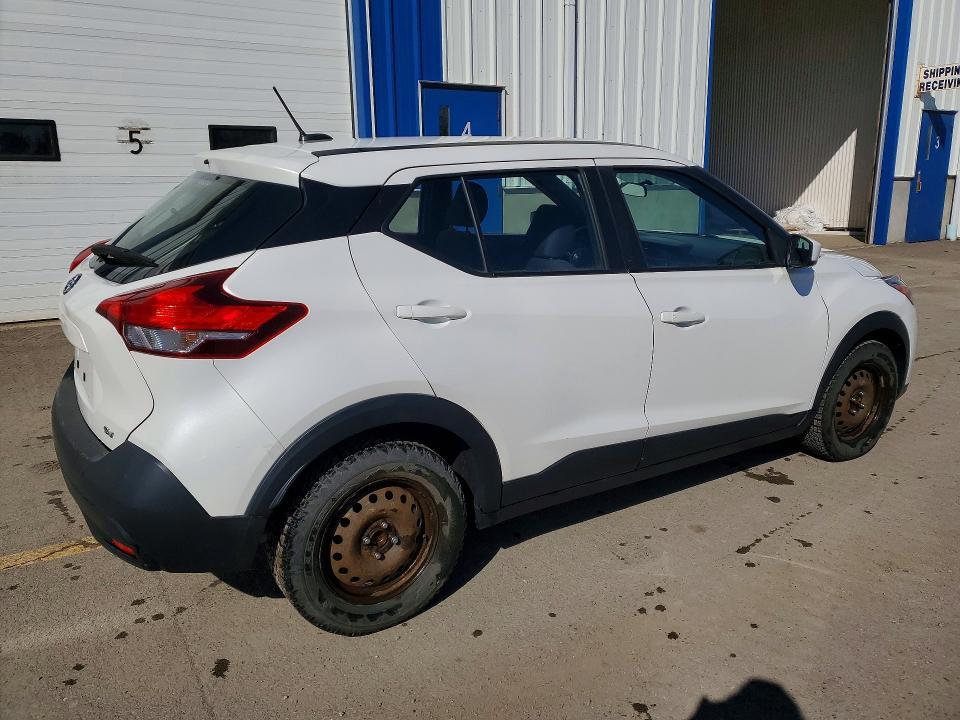 2019 Nissan Kicks s
