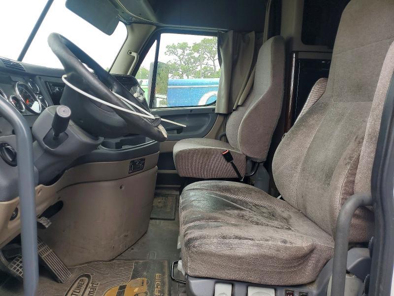 2017 Freigliner 2017 Freightliner Cascadia 125 Semi Truck