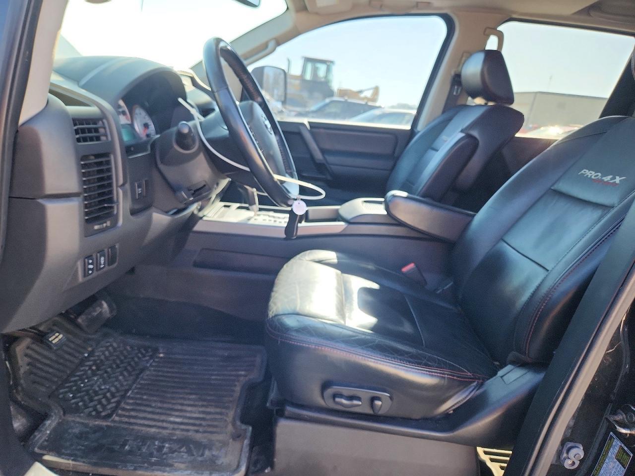 2012 Nissan Titan SV