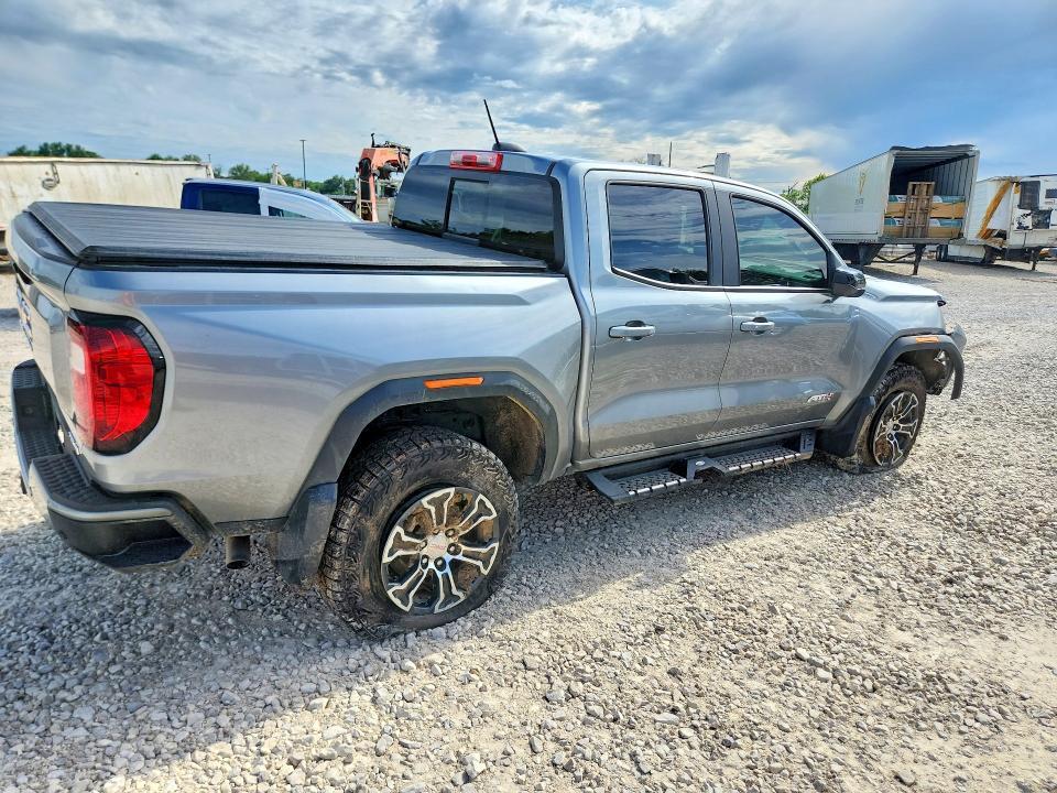 2024 GMC Canyon AT4