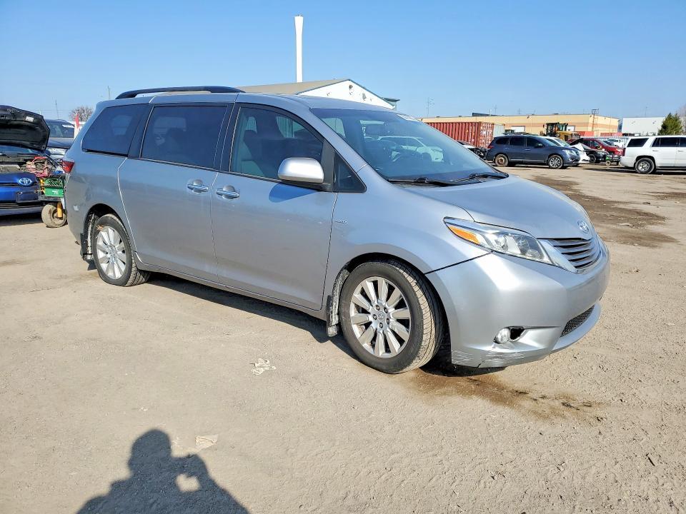 2017 Toyota Sienna xle 7-passenger