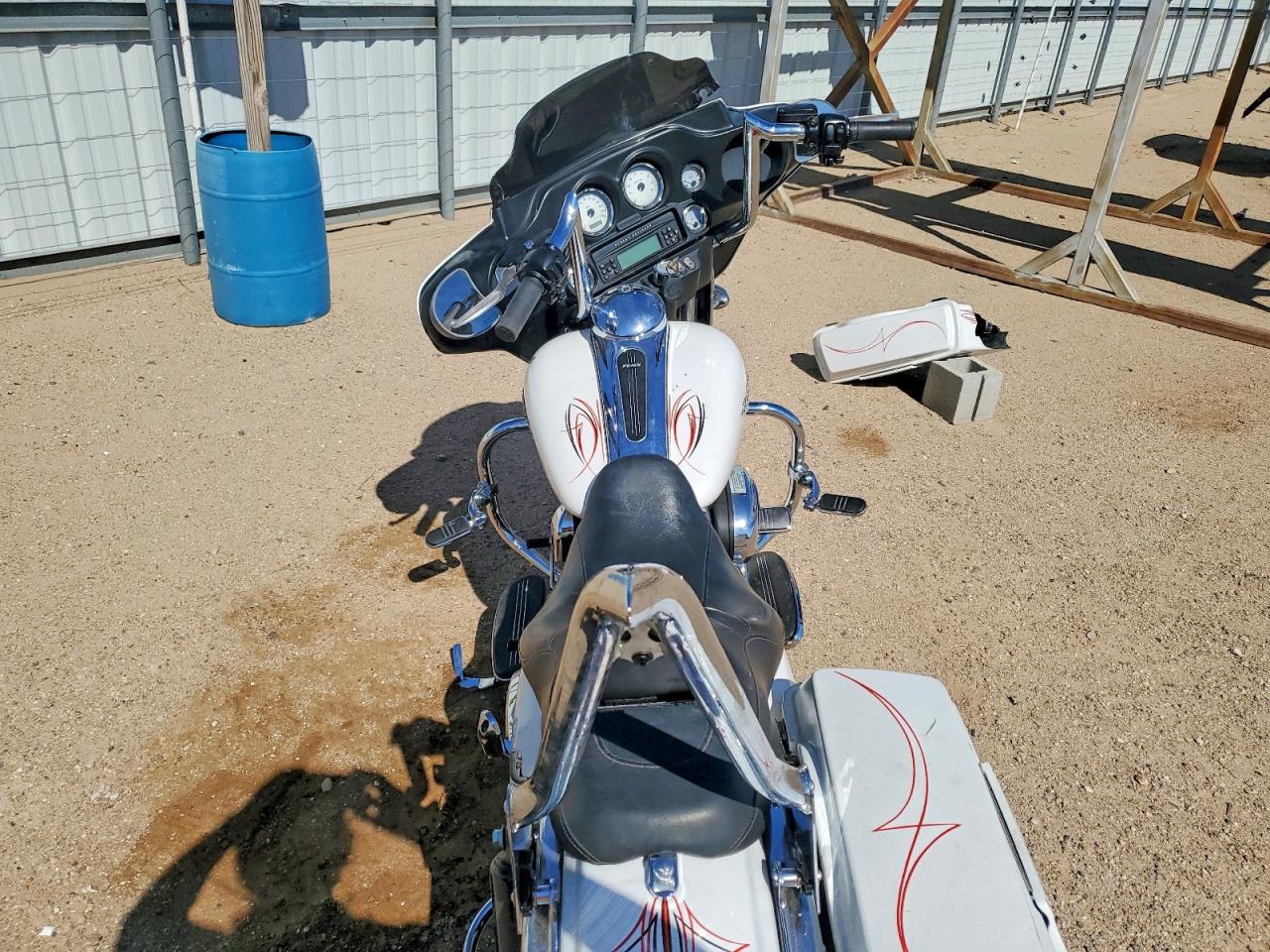 2011 Harley-Davidson Flhx