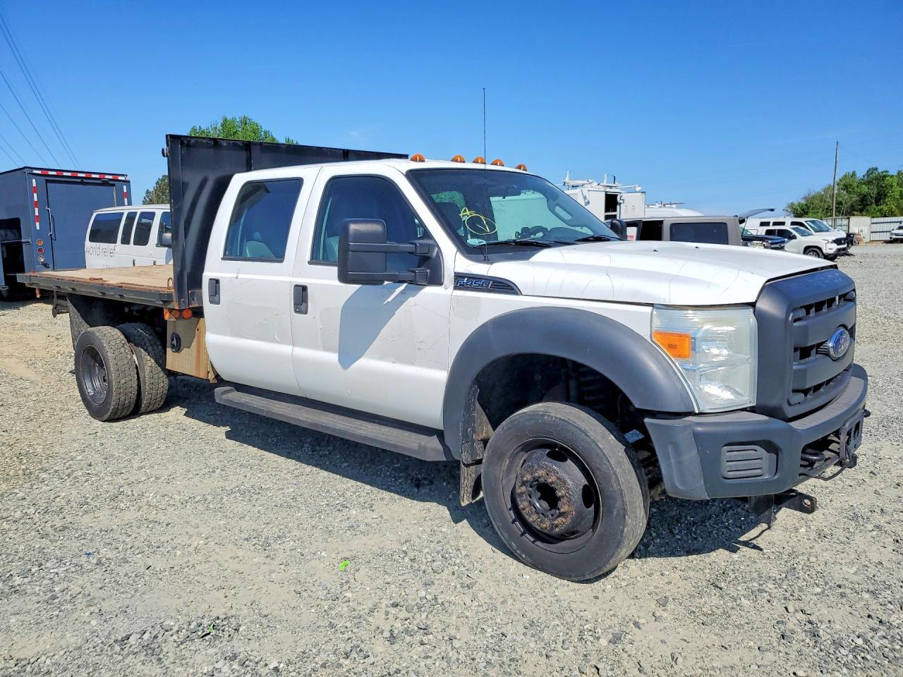 2014 Ford F450 Super Duty Flatbed Truck