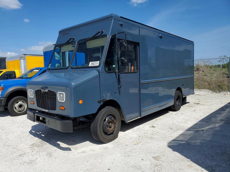 2020 Freightliner MT45G Chassis Delivery Truck