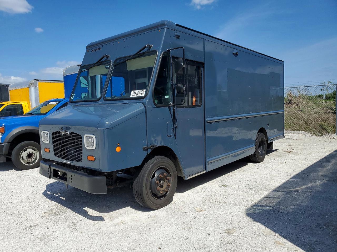 2020 Freightliner MT45G Chassis Delivery Truck