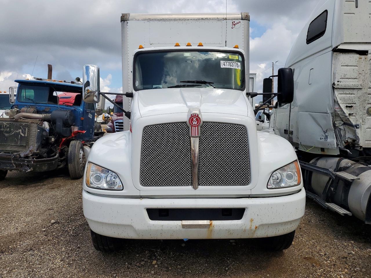 2015 Kenworth T370 BOX Truck