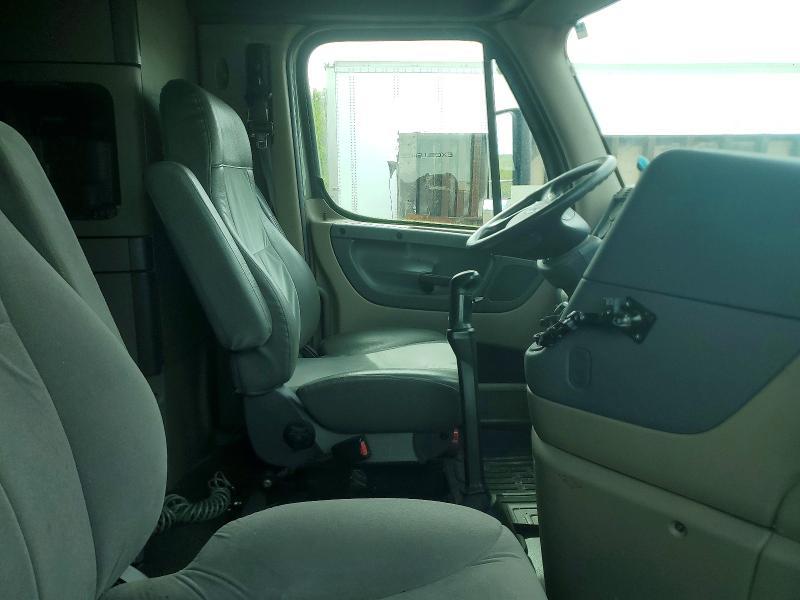 2009 Freigliner 2009 Freightliner Cascadia Semi Truck
