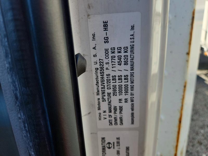 2017 Hino 258/268 BOX Truck