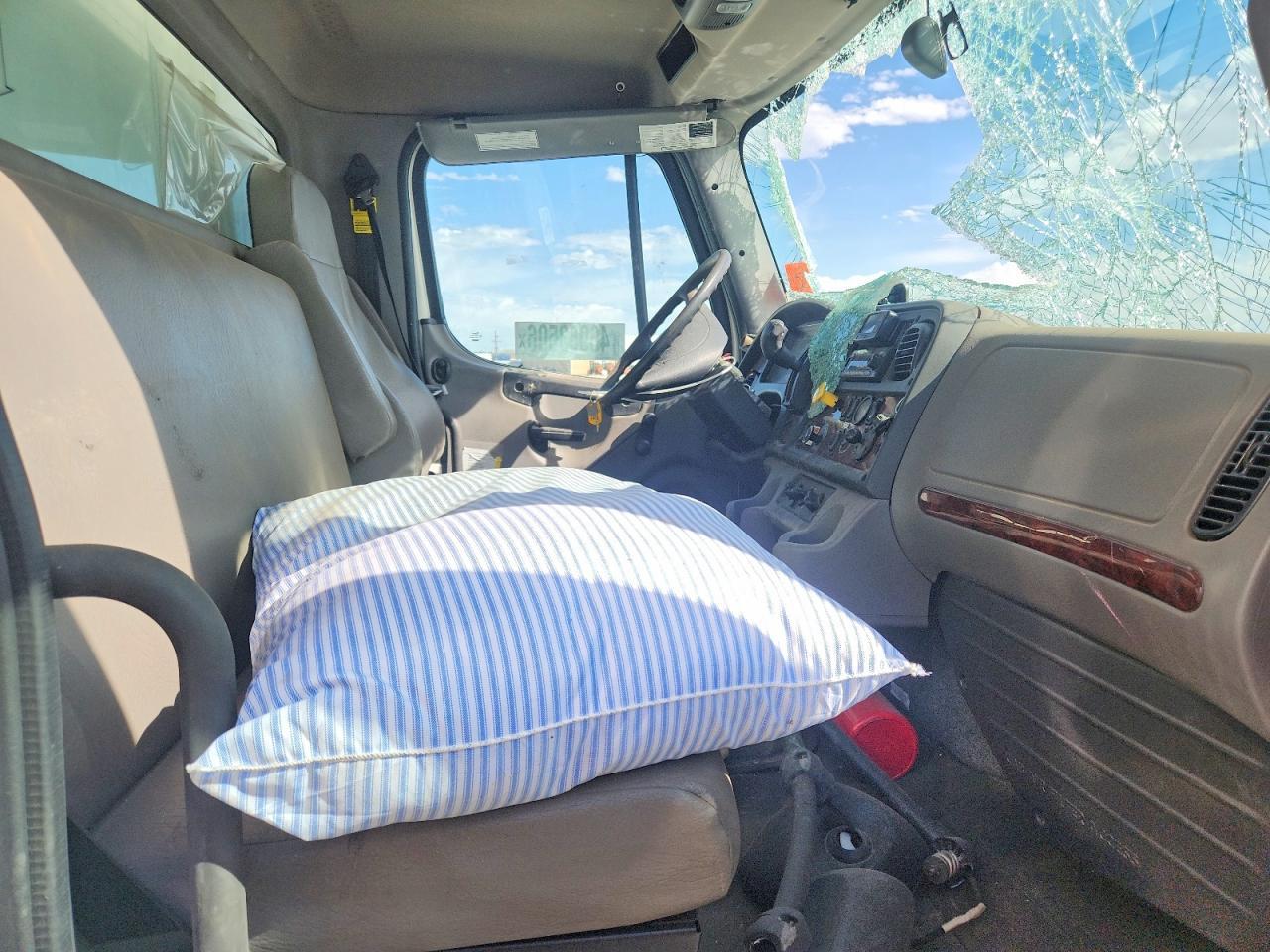 2023 Freigliner 2023 Freightliner Business Class M2 BOX Truck