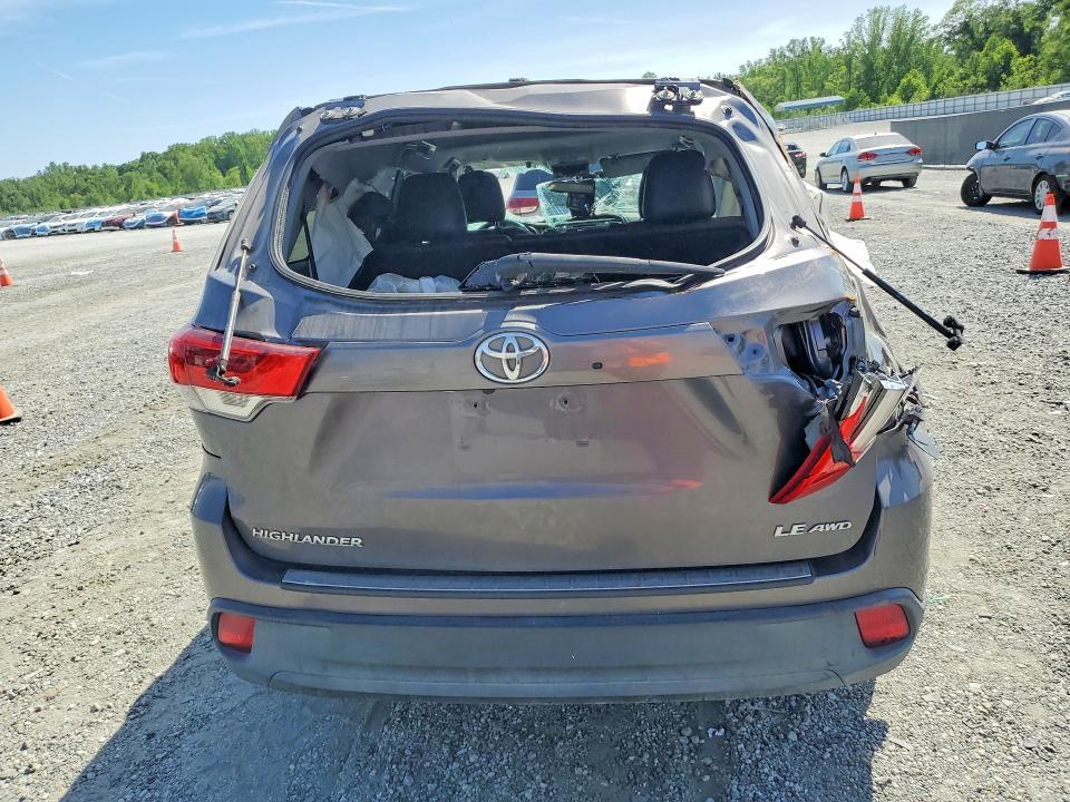 2018 Toyota Highlander le Plus