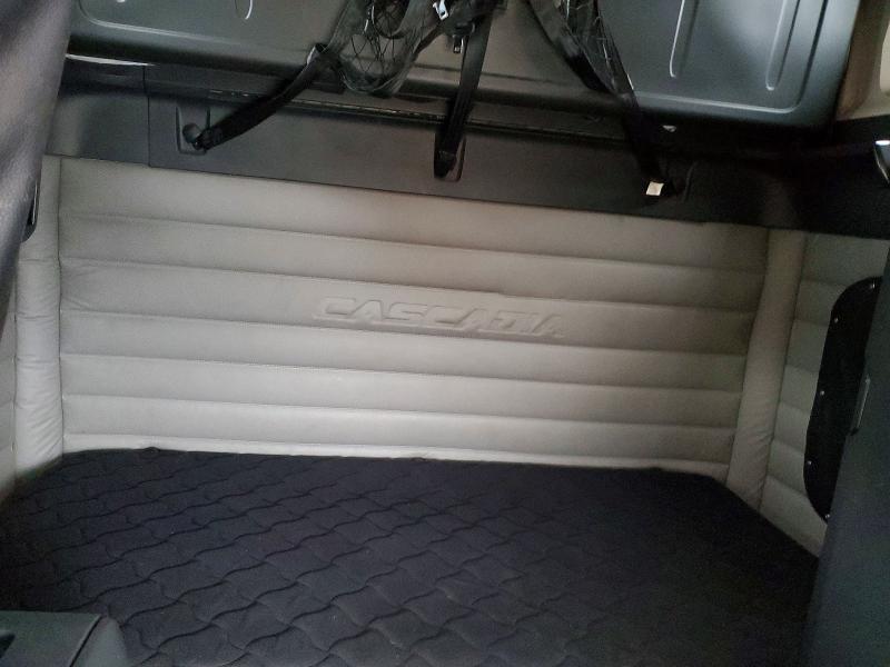 2018 Freigliner 2018 Freightliner Cascadia 126 Semi Truck