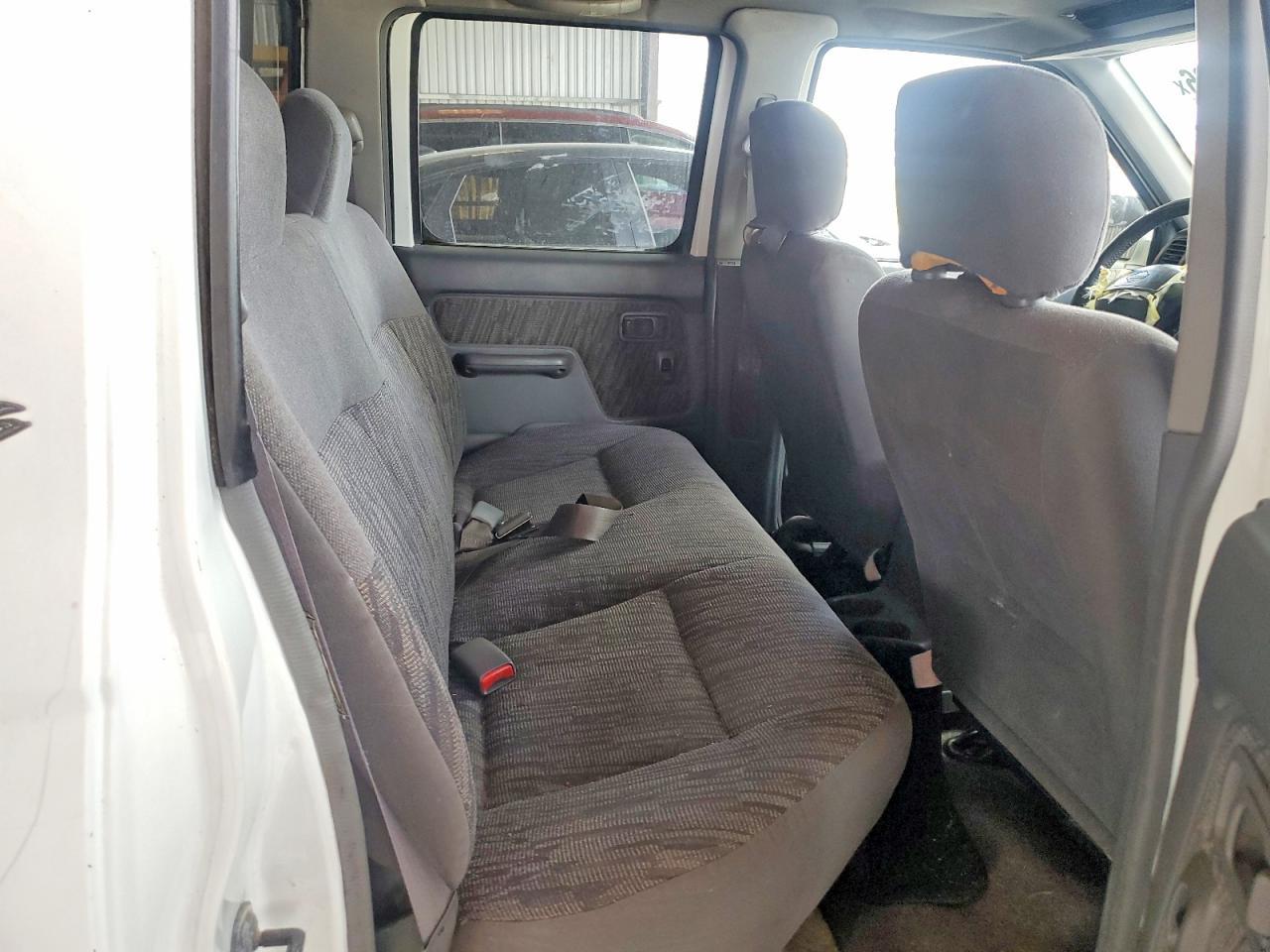 2000 Nissan Frontier XE