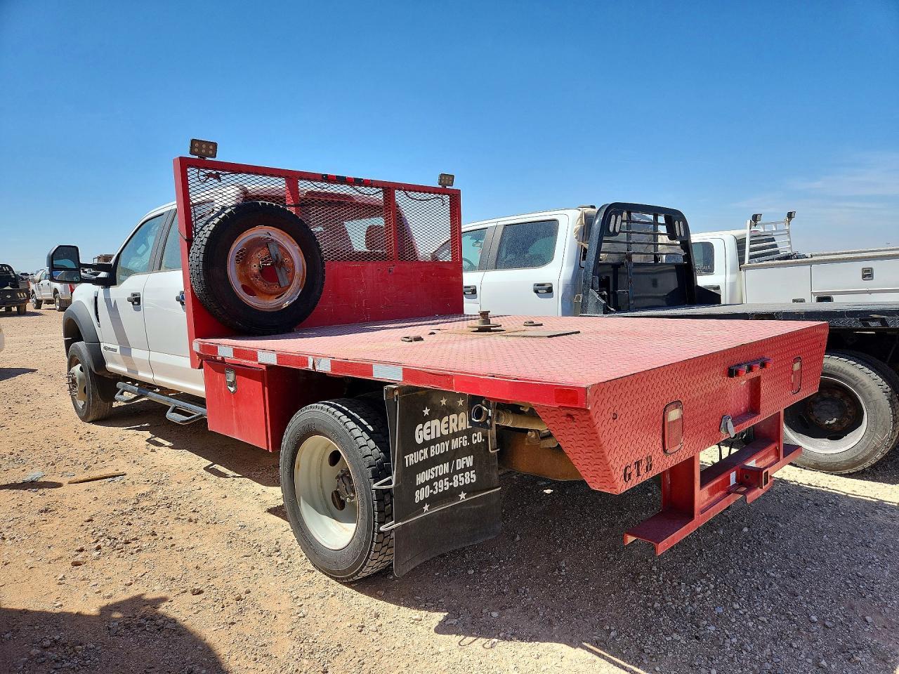 2018 Ford F550 Super Duty Flatbed Truck