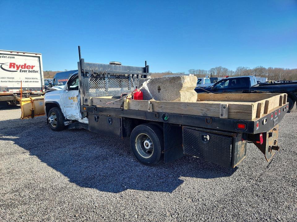 2018 GMC Sierra 3500 HD Flatbed Truck