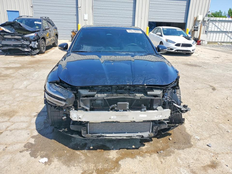 2023 Genesis G70 Base