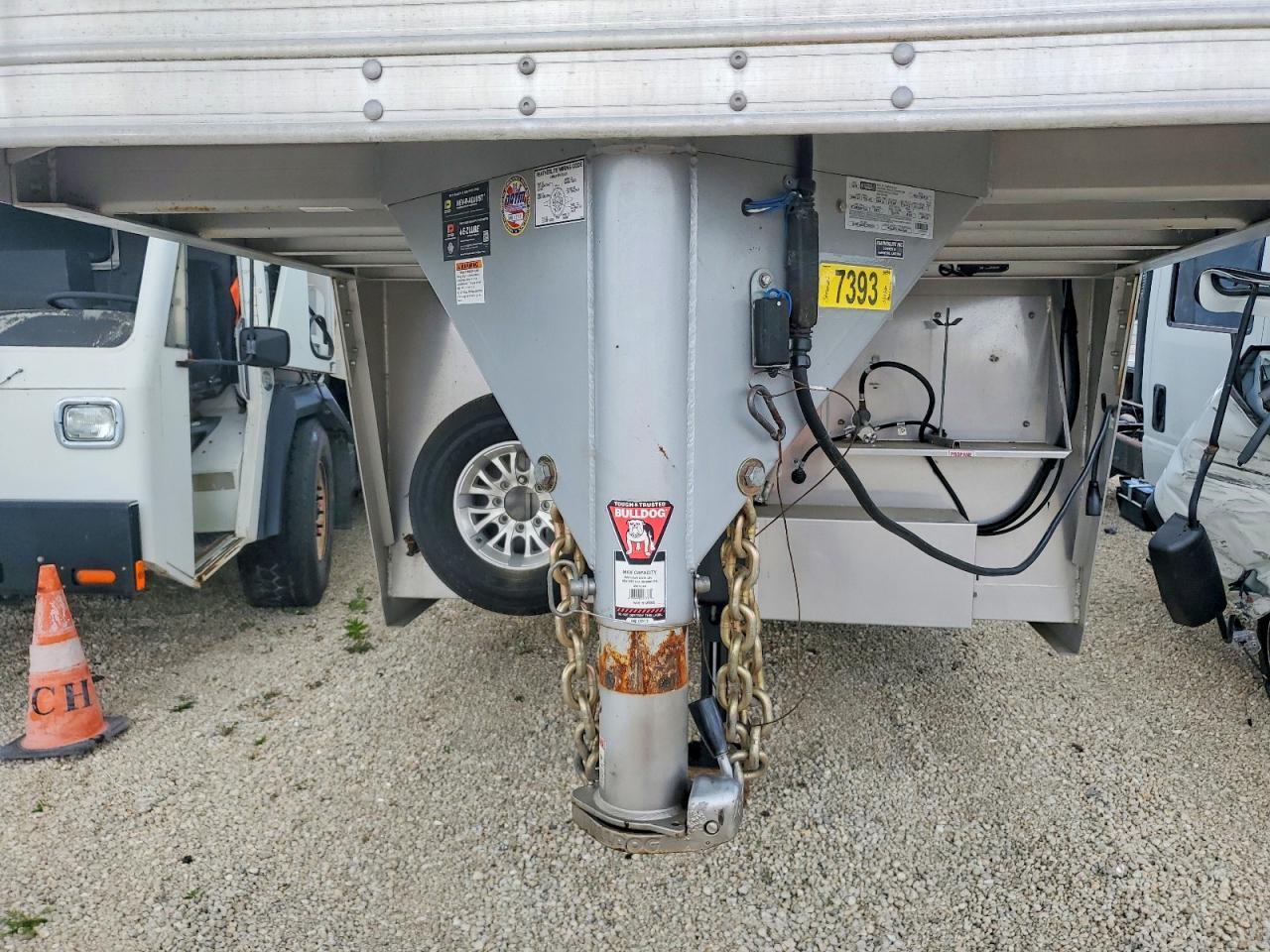 2020 Feathrlite 2020 Featherlite 9821-313D-STD Horse Trailer