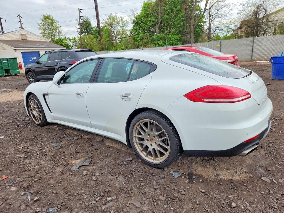 2016 Porsche Panamera 2