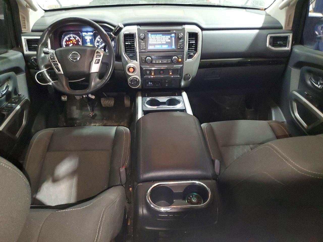 2016 Nissan Titan XD SV