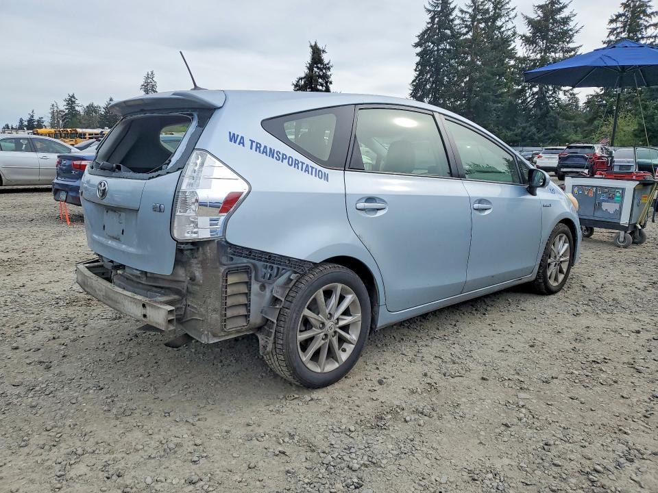 2013 Toyota Prius v Five