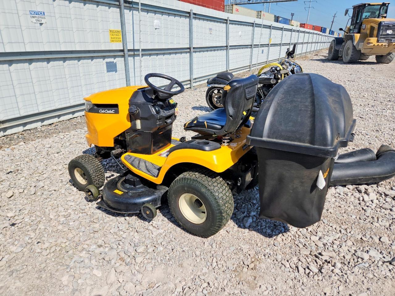 2015 Cub Cadet Lawn Mower