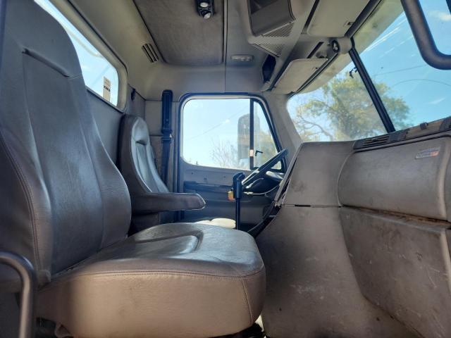 2007 Freigliner 2007 Freightliner Columbia 120 Semi Truck
