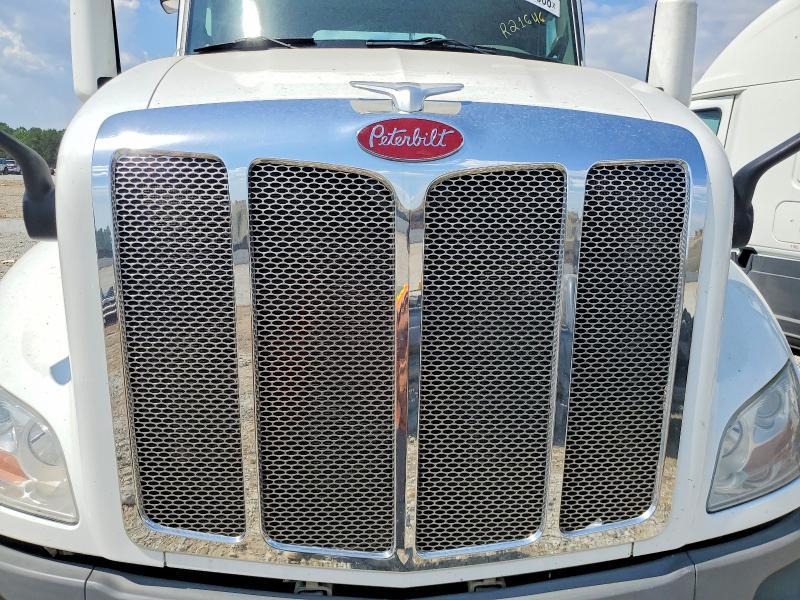 2018 Peterbilt 579 Semi Truck