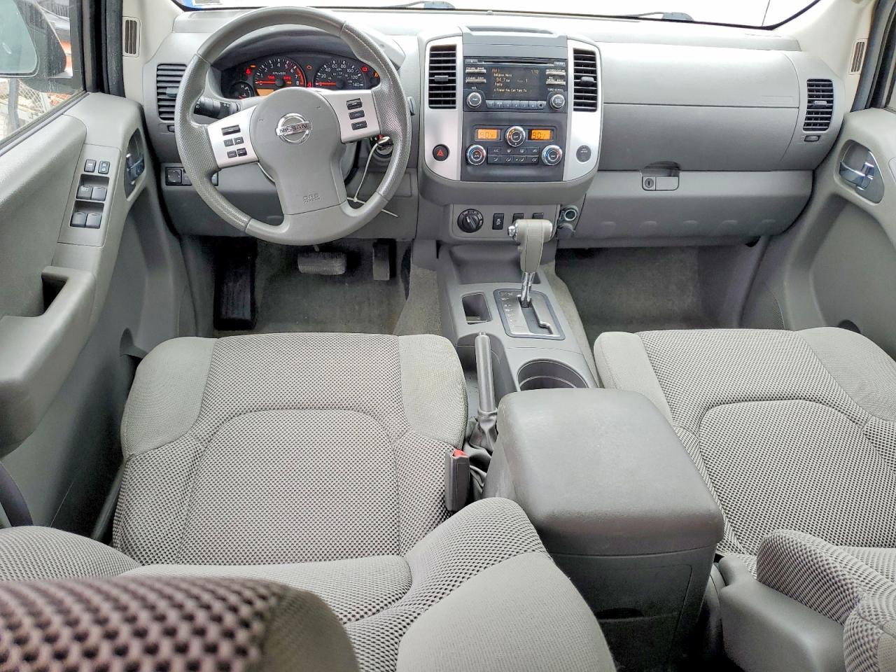 2013 Niss Frontier SV