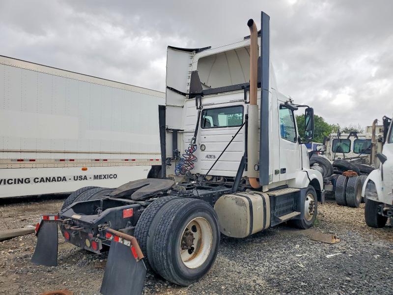 2016 Volvo VNL Semi Truck