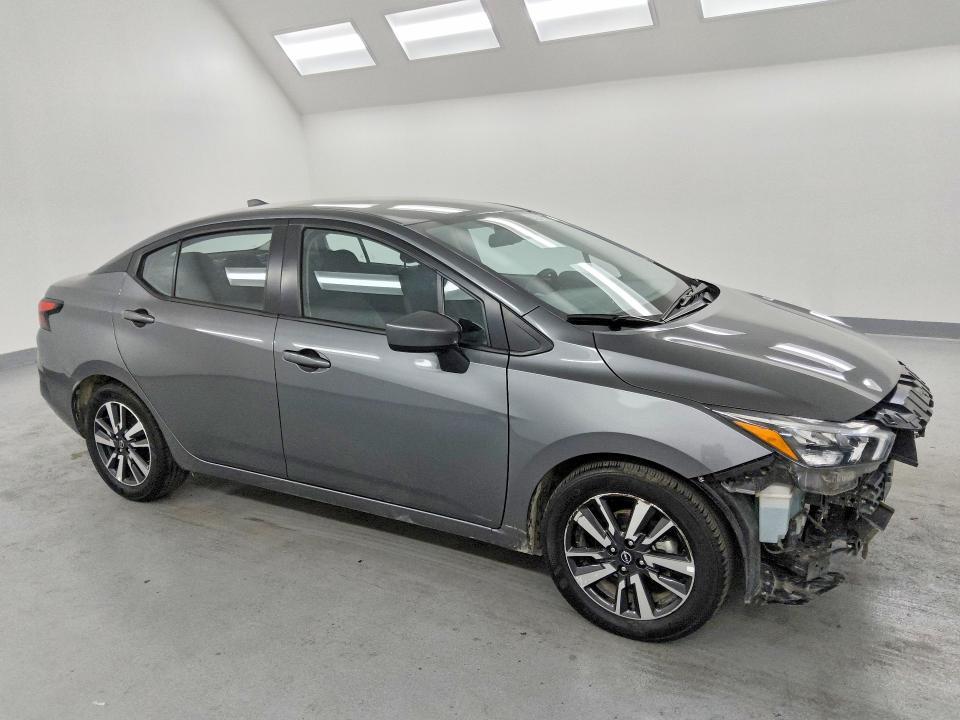 2025 Nissan Versa sv