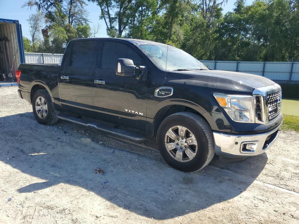 2017 Nissan Titan SV