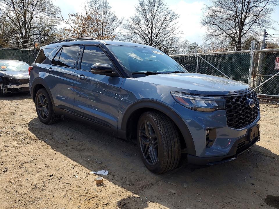 2025 Ford Explorer st