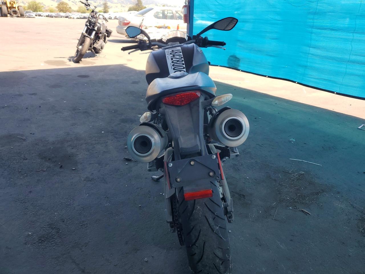 2011 Ducati Monster 696