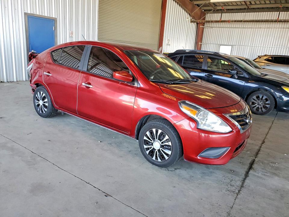 2018 Nissan Versa sv