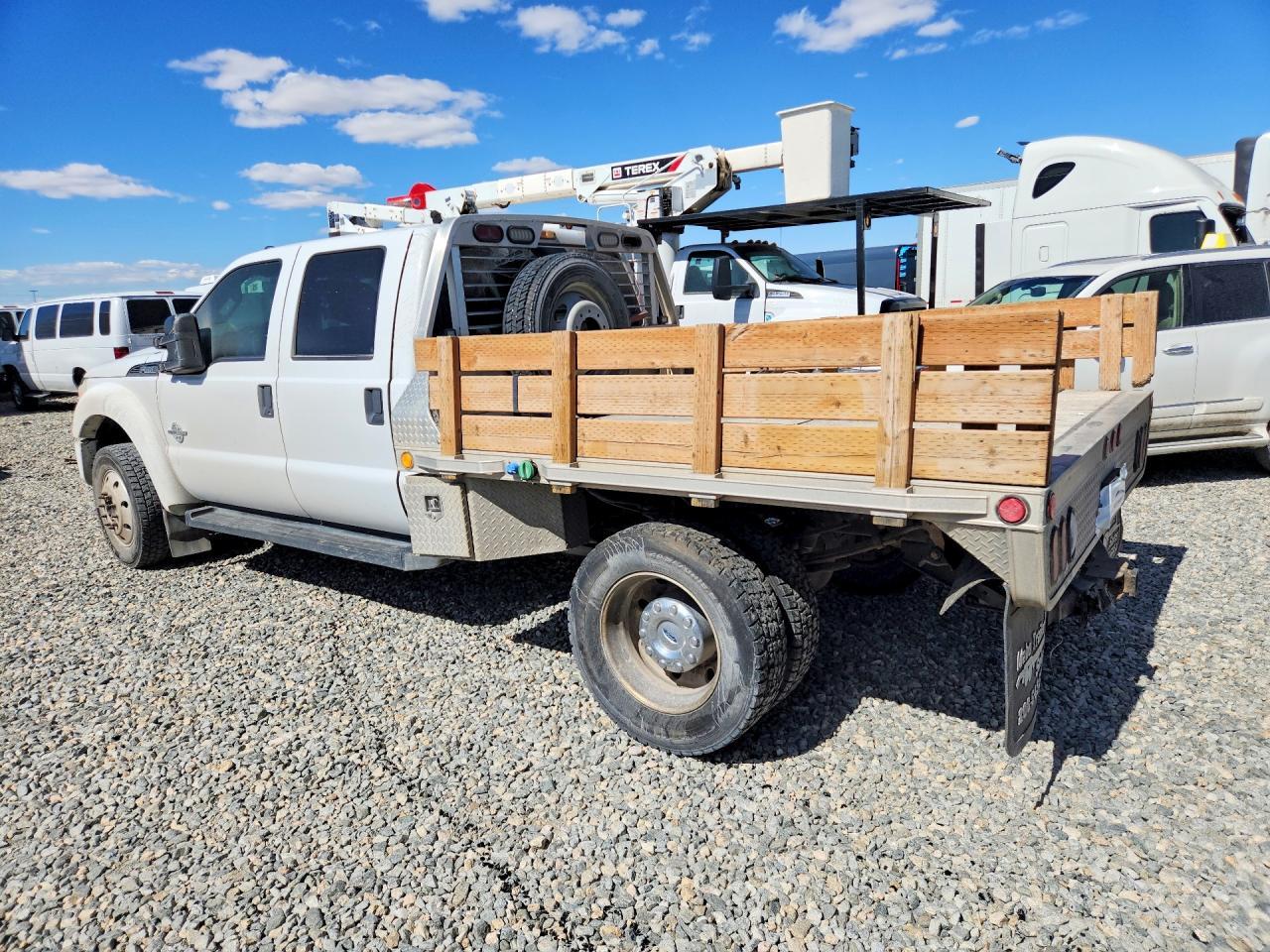 2016 Ford F450 Super Duty Flatbed Truck