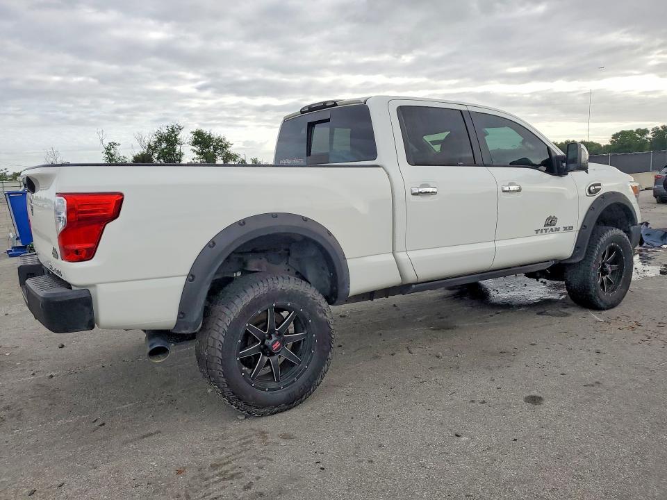 2018 Nissan Titan XD SL
