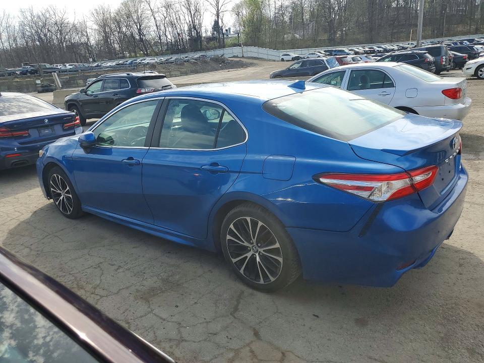 2020 Toyota Camry se
