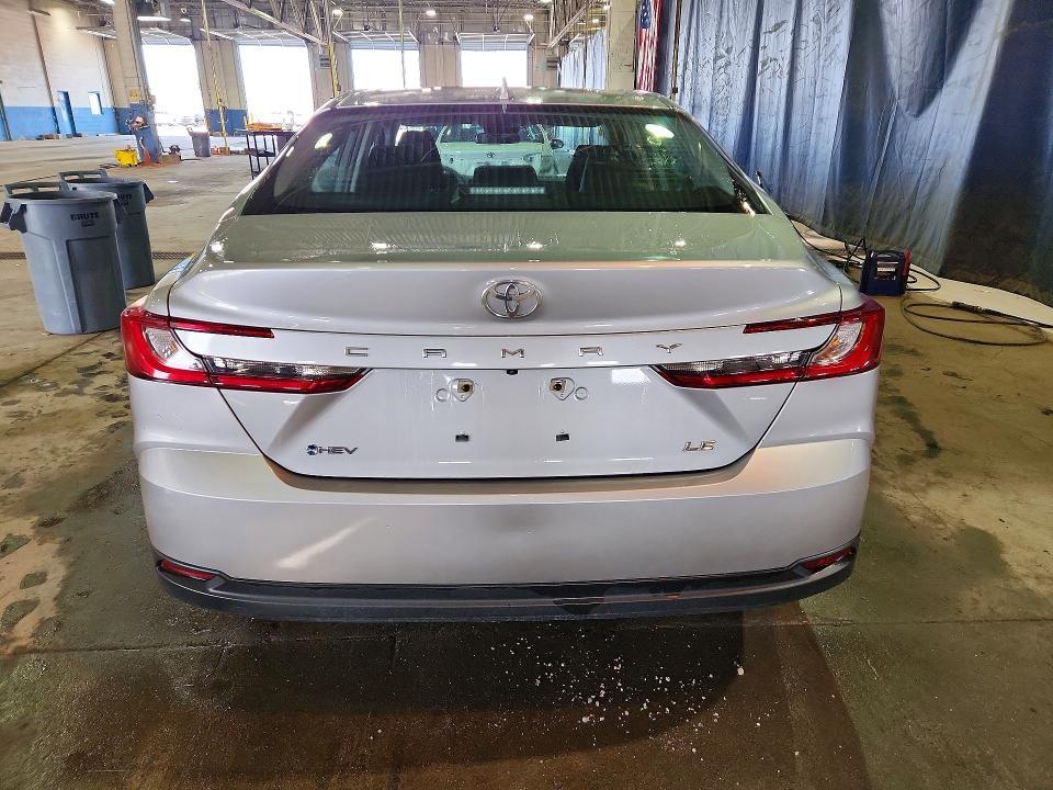 2025 Toyota Camry le