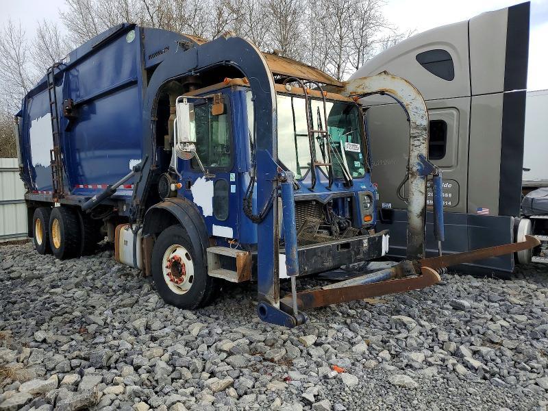2014 Mack 600 Mru600