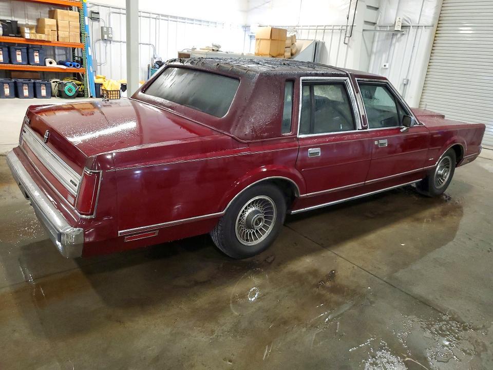1988 Lincoln Townhouse Town car