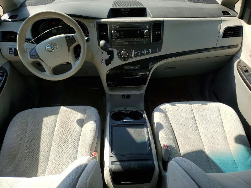 2013 Toyota Sienna le 8-passenger