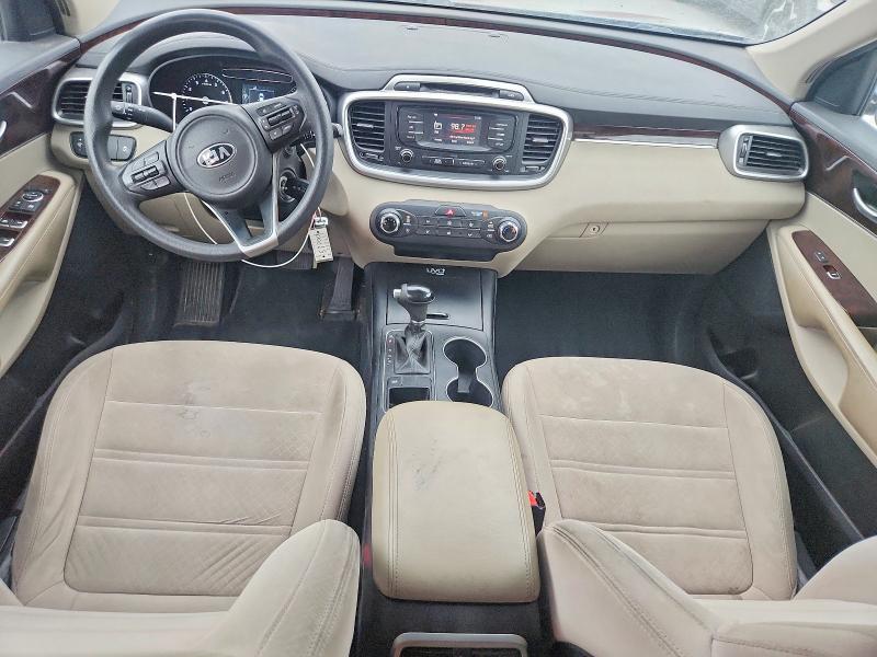 2016 KIA Sorento lx V6