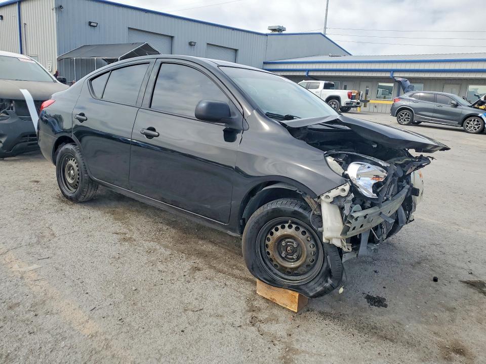2013 Nissan Versa 1.6 s