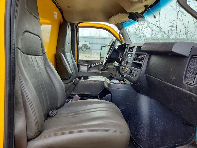 2017 GMC Savana box Truck