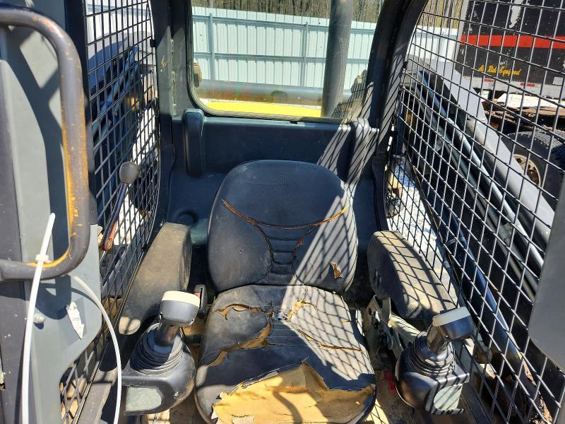 2013 New Holland C238